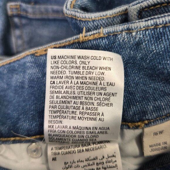 Womens Style & Co Distressed Blue Denim Capri Jeans Rolled Cuff Stretch Size 16W - Picture 10 of 10